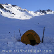 Expédition ski bivouac matin